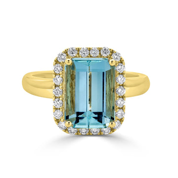 3.31ct Aquamarine ring with 0.32tct diamonds set in 14K yellow gold