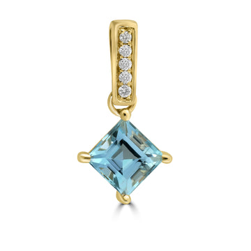0.65ct Aquamarine Pendants with 0.03tct Diamond set in 18K Yellow Gold