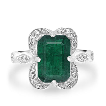 3.81ct Emerald Rings with 0.21tct Diamond set in 14K White Gold