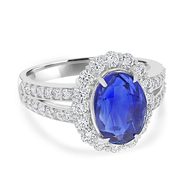 3.85ct Sapphire Ring with 0.78ct Diamonds set in Platinum 900