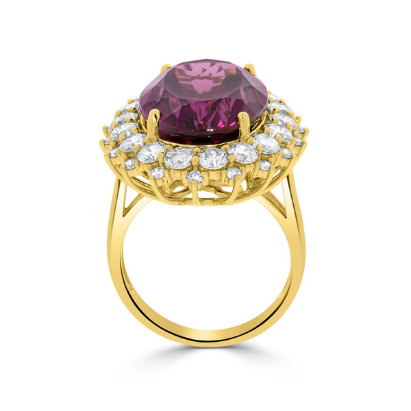 18.44ct Grape Garnet Ring With 2.46ct Diamonds Set In 14K Yellow Gold