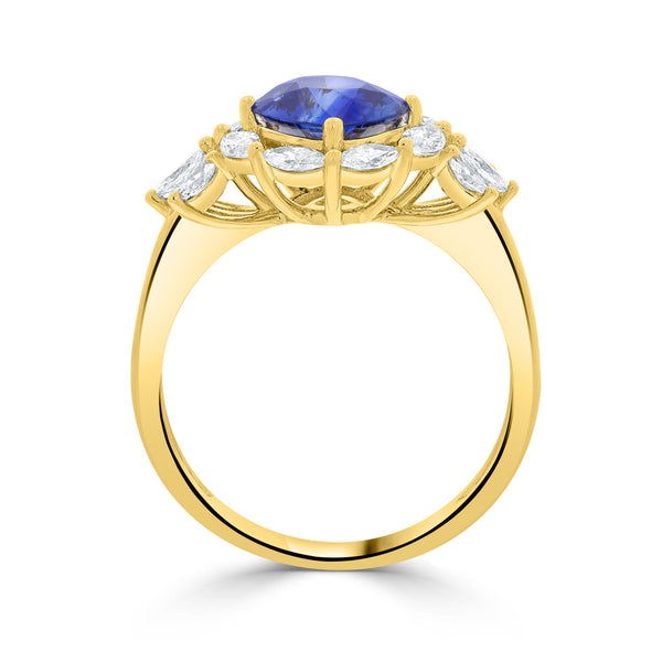 1.75ct Sapphire Ring with 0.62tct Diamonds set in 14K Yellow Gold