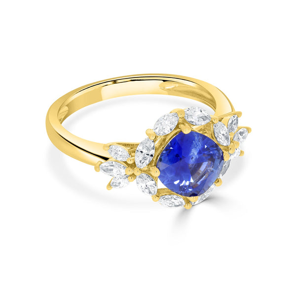 1.75ct Sapphire Ring with 0.62tct Diamonds set in 14K Yellow Gold