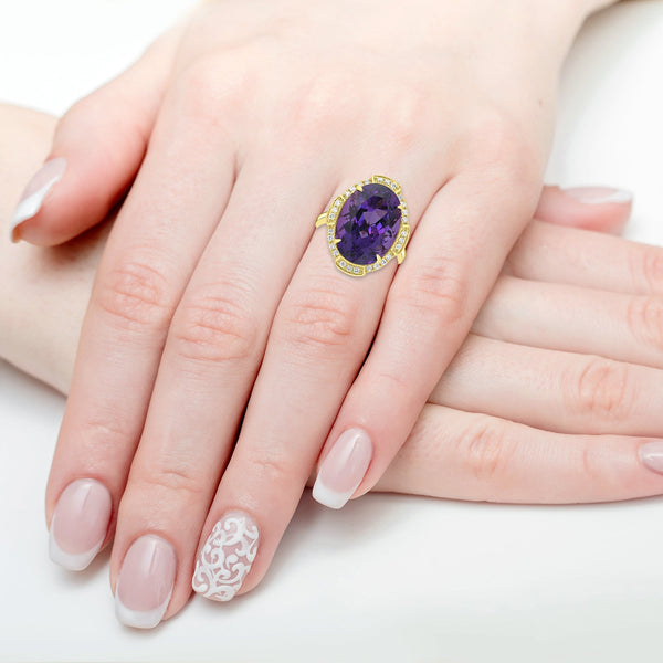 11.85ct  Amethyst Rings with 0.3tct Diamond set in 18K Yellow Gold