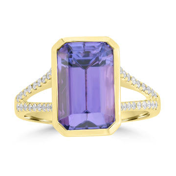 6.12ct Tanzanite Rings with 0.204tct Diamond set in 18K Yellow Gold