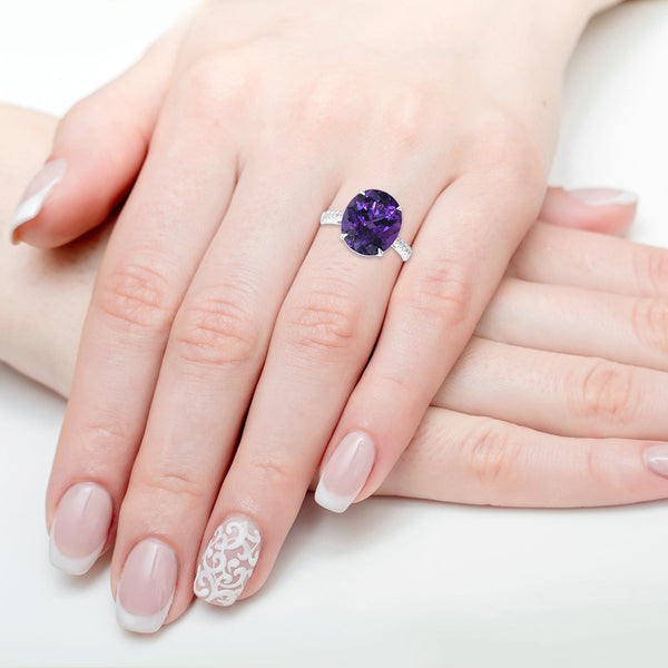 7.98ct  Amethyst Rings with 0.35tct Diamond set in 18K White Gold