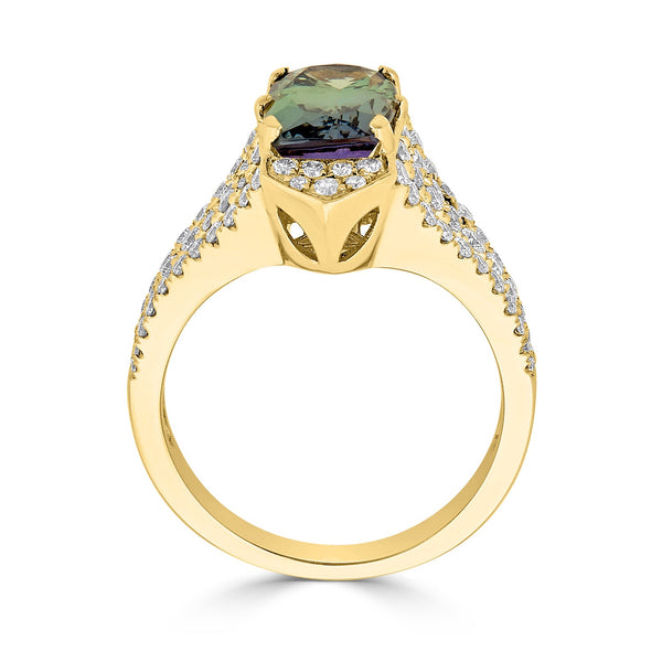 3.34Ct Green Tanzanite Ring With 0.87Tct Diamonds Set In 14Kt Yellow Gold