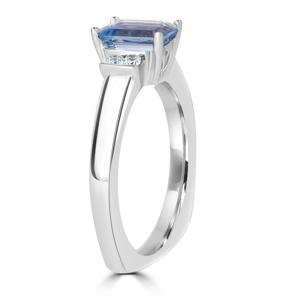 0.83ct Aquamarine Ring with 0.09tct Diamonds set in 14K White Gold