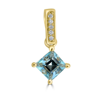 0.63ct Aquamarine Pendants with 0.03tct Diamond set in 18K Yellow Gold