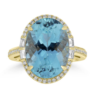 8.93ct Aquamarine Rings with 0.44tct Diamond set in 18K Yellow Gold