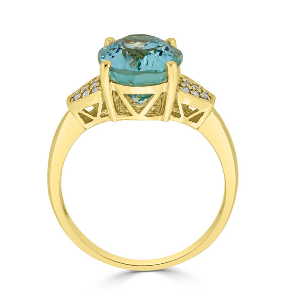 3.81ct Aquamarine ring with 0.10tct diamonds set in 14K yellow gold