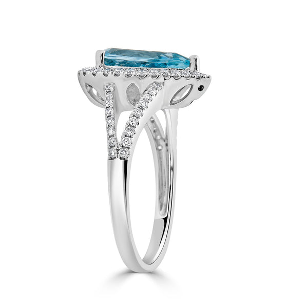 1.32ct Aquamarine ring with 0.46tct diamonds set in 14K white gold
