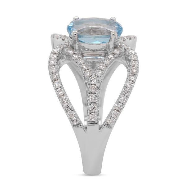 1.57ct Aquamarine ring with 0.50tct diamonds set in 14K white gold