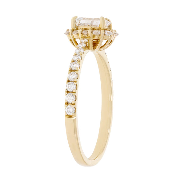 0.50ct Diamond Ring With 0.50tct Diamonds Set In 14K Yellow Gold
