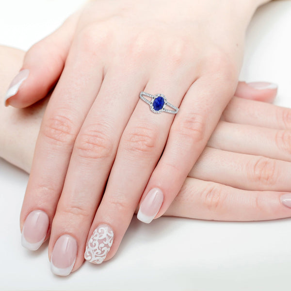 1.15ct sApphire Ring with 0.27tct Diamonds set in 14K White Gold
