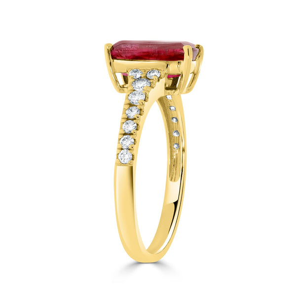 1.67ct Rubelite ring with 0.29tct diamonds set in 14kt yellow gold