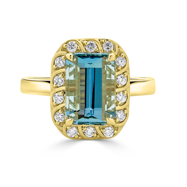 3.03ct Aquamarine ring with 0.23ct diamonds set in 14K yellow gold