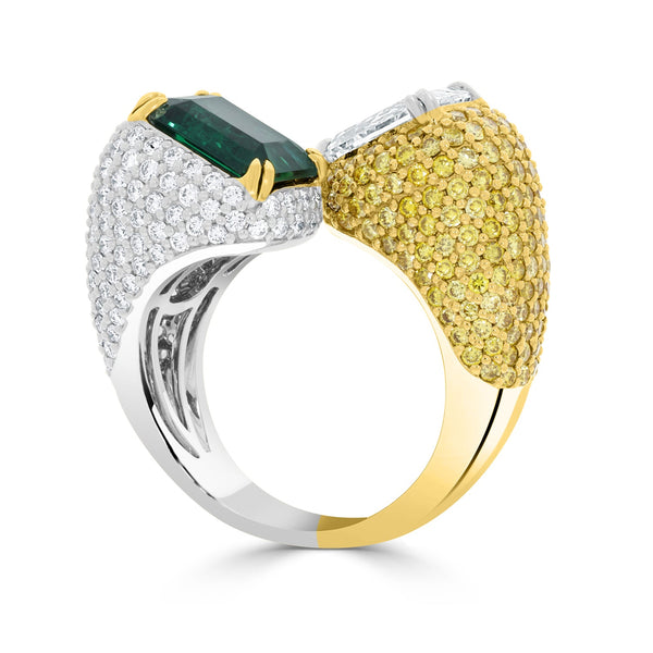 2.75ct Emerald Ring with 3.32tct Diamonds set in 18K Two Tone Gold