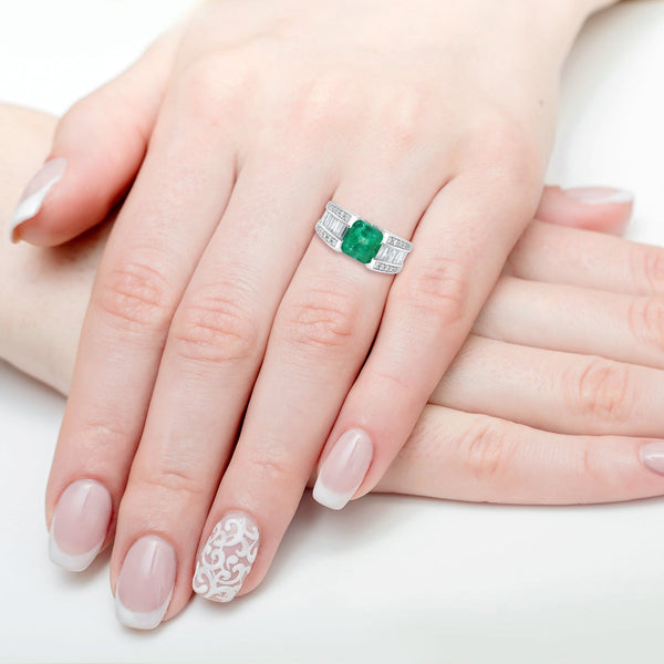 2.23ct Emerald Ring with 1.22tct Diamonds set in 900 Platinum