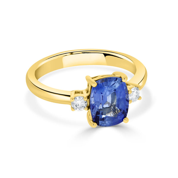 2.39ct Sapphire Ring with 0.15tct Diamonds set in 14K Yellow Gold