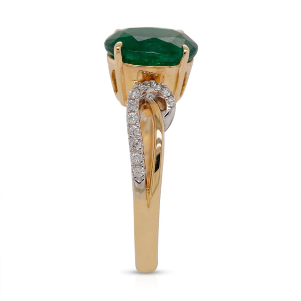 2.46Ct Emerald With 0.15Tct Diamond Set In 14K Two Tone Gold Ring