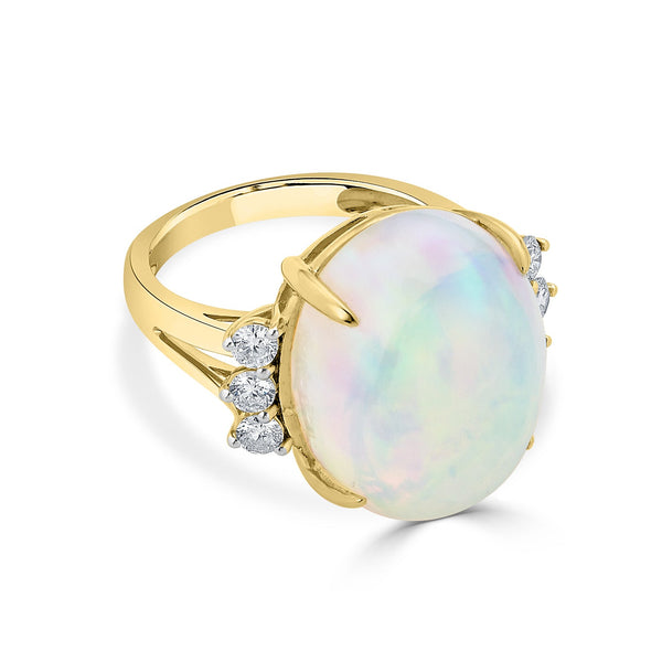 13.85Ct Opal Ring With 0.40Tct Diamonds Set In 14Kt Yellow Gold