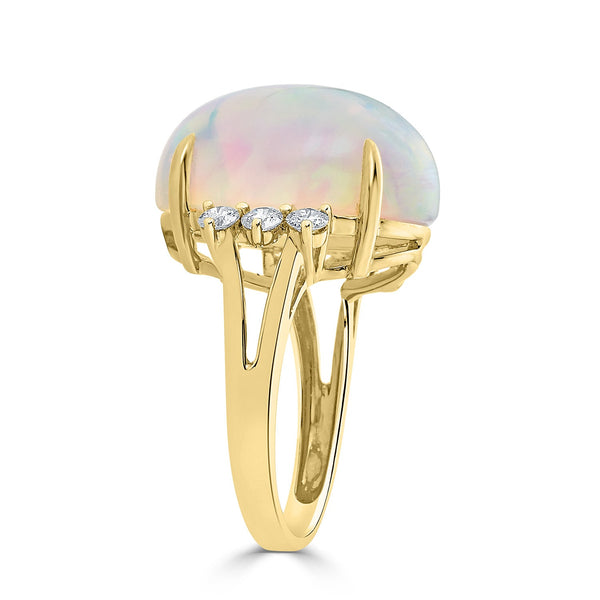 13.85Ct Opal Ring With 0.40Tct Diamonds Set In 14Kt Yellow Gold