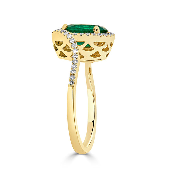 2.07ct Emerald Ring with 0.31tct Diamonds set in 14K Yellow Gold