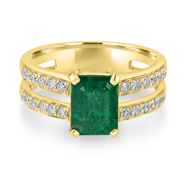 1.78ct Emerald Ring with 0.43tct Diamonds set in 14K Yellow Gold