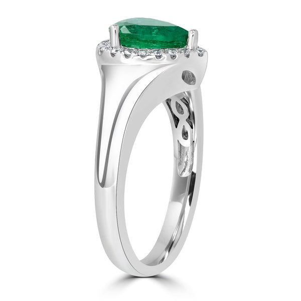 1.05ct Emerald ring with 0.16tct diamonds set in 14kt white gold