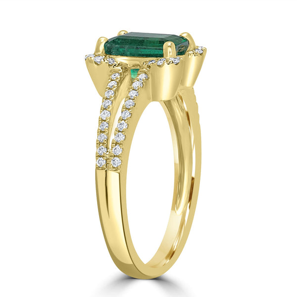1.53ct Emerald Ring with 0.2tct Diamonds set in 14K Yellow Gold