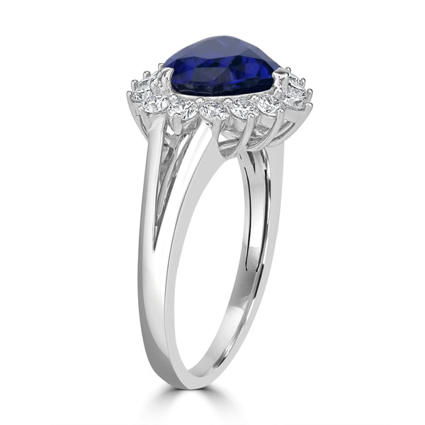3.91ct Sapphire Ring with 0.65tct Diamonds set in 18K White Gold