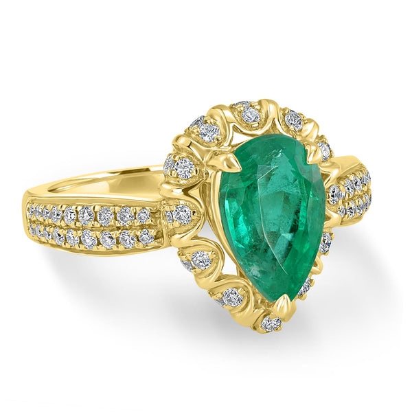 2.1ct Emerald Ring with 0.44tct Diamonds set in 14K Yellow Gold