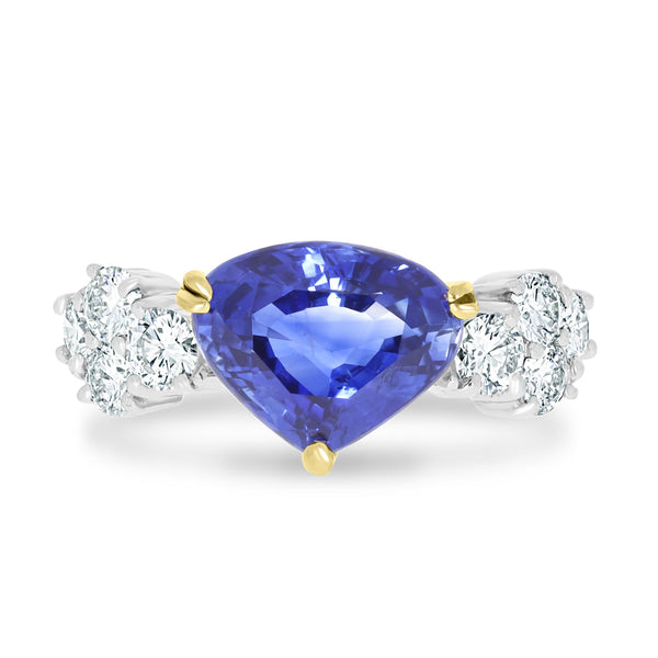 4.07ct Sapphire Ring with 0.82tct Diamonds set in 900 Platinum/18K