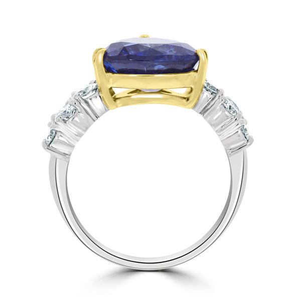 4.07ct Sapphire Ring with 0.82tct Diamonds set in 900 Platinum/18K
